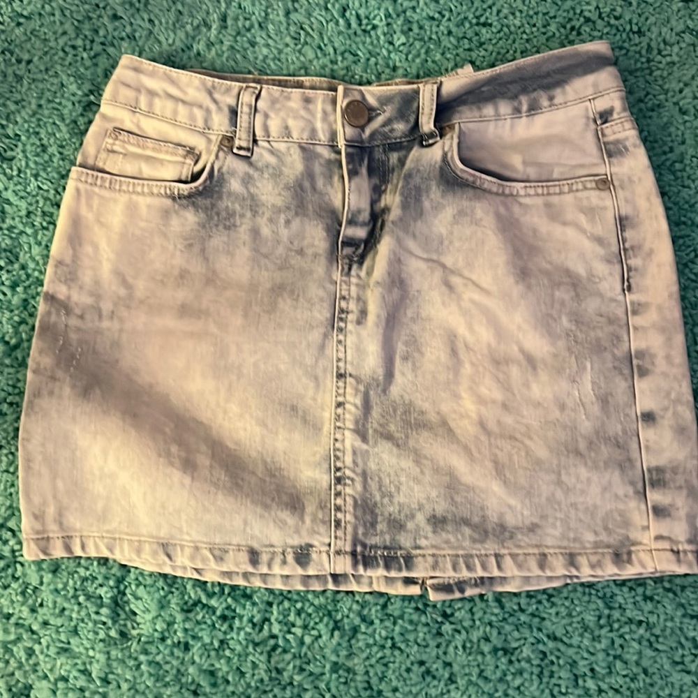 Zara jean mini skirt size 4. Acid wash look